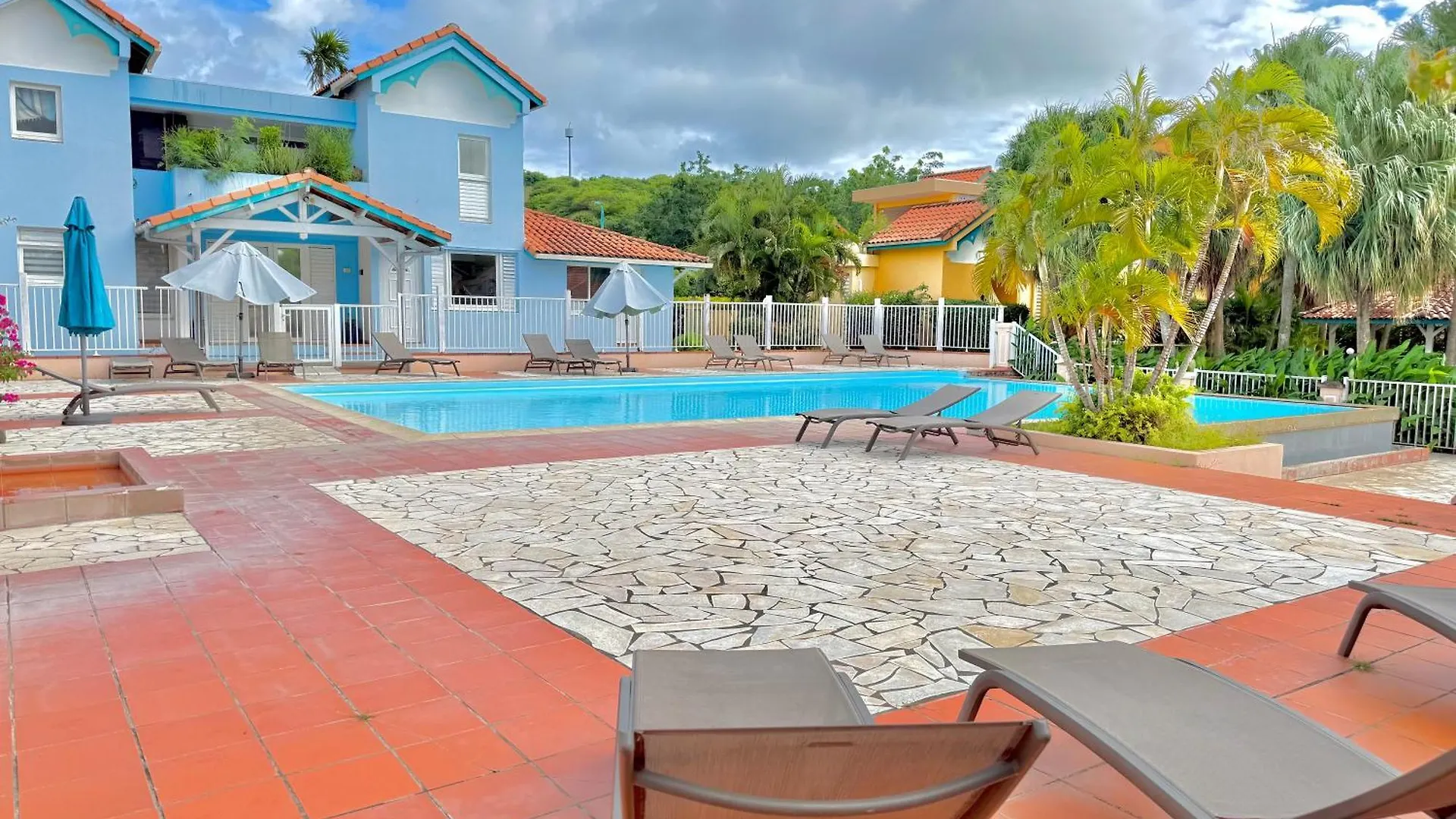 Appartement Studio Oasis - Piscine Et Proche Des Plages Sainte-Anne