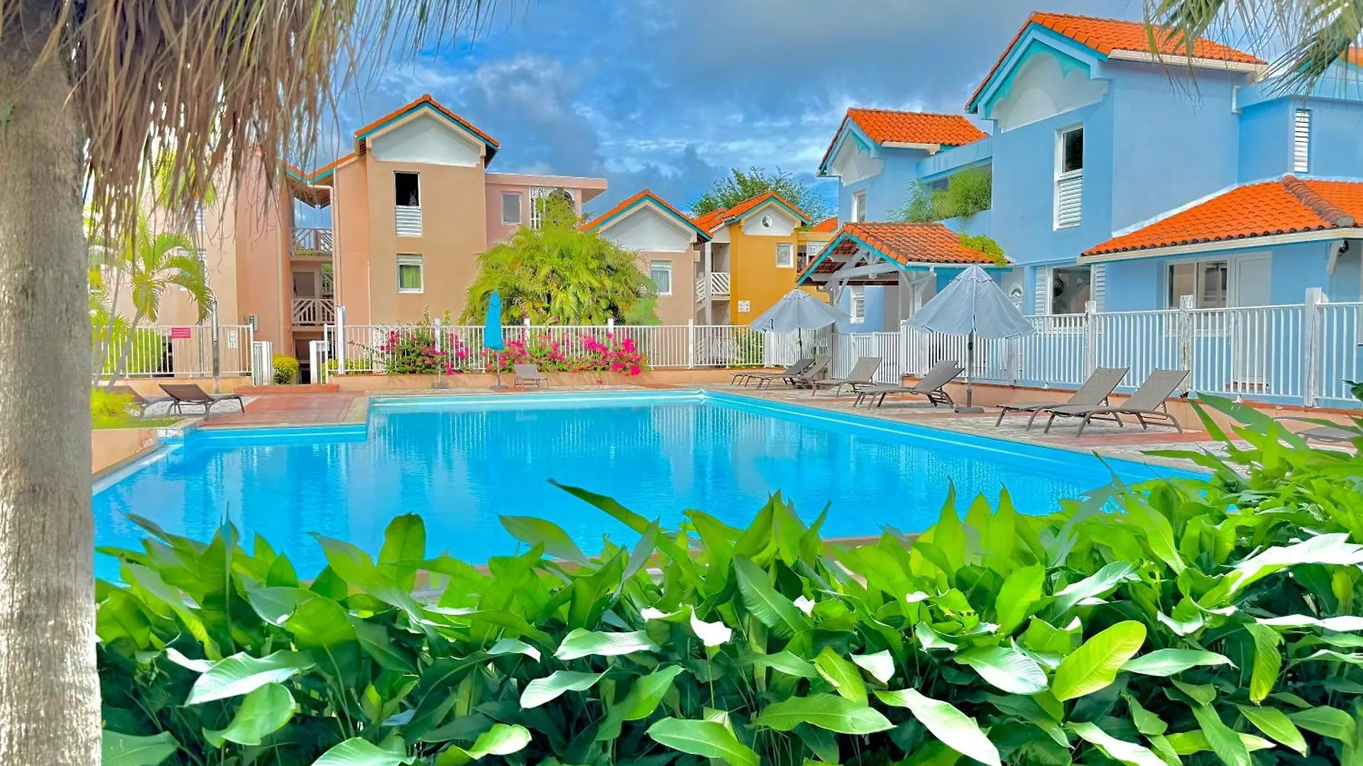 Studio Oasis - Piscine Et Proche Des Plages Sainte-Anne
